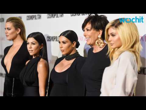 VIDEO : The Kardashians Post Adorably Sweet Messages on Social Media for Kylie Jenner 19th Bday