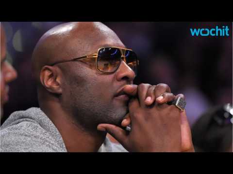 VIDEO : Lamar Odom Removed From Flight for Being 