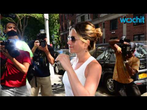 VIDEO : Jennifer Aniston Shames Celebrity News Media