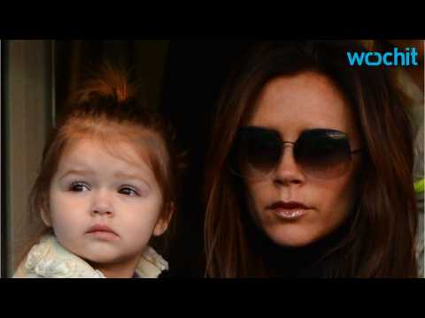 VIDEO : Why Are People Freaking Out About Victoria Beckham And Her Daughter?