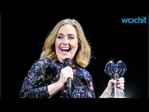 VIDEO : Beyonc and Adele Get Emmy Noms