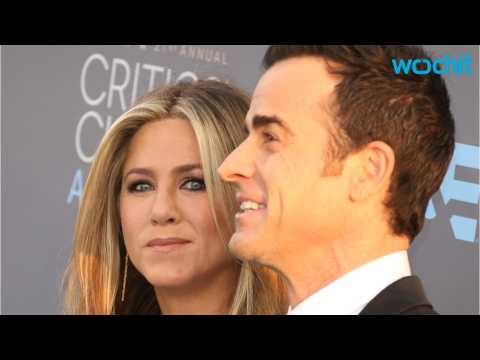 VIDEO : Justin Theroux Is Proud Of Jennifer Aniston for Making Essay