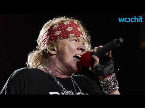 VIDEO : Guns N' Roses Were Detained at the Canadian Border For Gun Possession