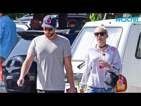 VIDEO : Miley Cyrus and Liam Hemsworth To Wed On Beach