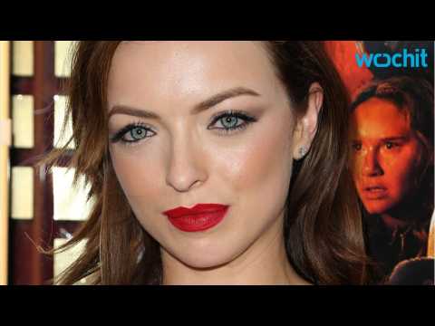 VIDEO : Francesca Eastwood Follows In Father Clint's Footsteps