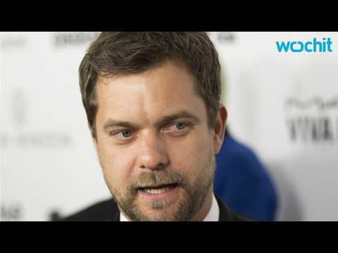 VIDEO : Joshua Jackson Spotted for First Time Since Breakup