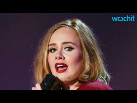 VIDEO : Adele Shares Embarrassing Story During California Concert