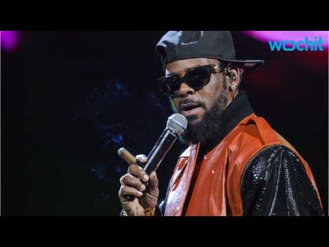 VIDEO : Musician R. Kelly Dating Teen