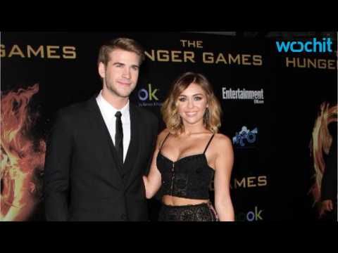 VIDEO : Miley Cyrus Wearing Engagement Ring From Liam Hemsworth