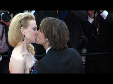 VIDEO : Nicole Kidman and Keith Urban working through divorce rumours