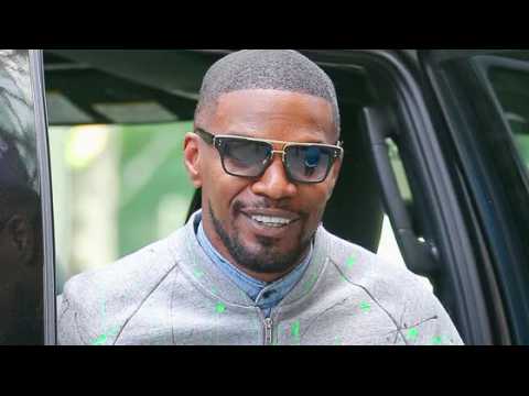 VIDEO : Jamie Foxx Pulled a Man From Burning Car