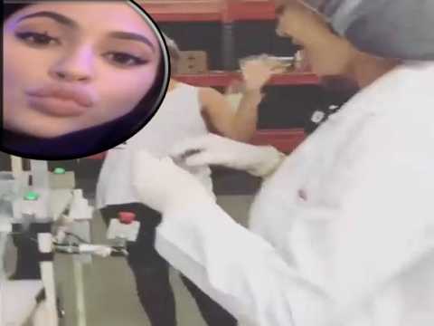 VIDEO : Exclu Vido : Kylie Jenner : Elle vous emmne dans l?usine de fabrication de ses lipsticks !
