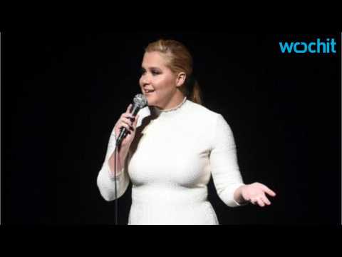 VIDEO : Amy Schumer Fights Back On Joke Theft Allegations