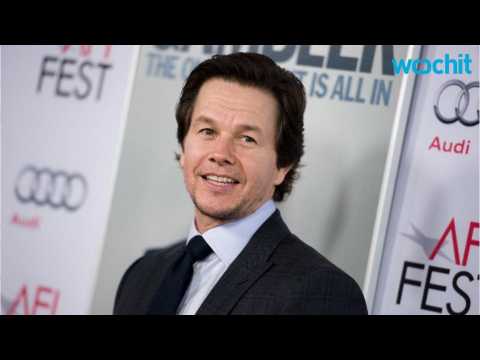 VIDEO : Actor Mark Wahlberg Meets With Massachusetts Governor Discuss Movie