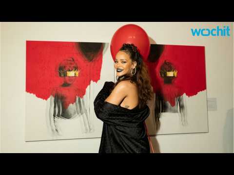 VIDEO : Rihanna's 'Anti' Soars To The Top Of The Billboard 200