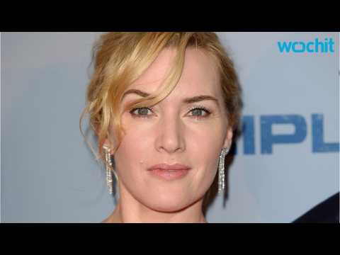 VIDEO : Kate Winslet's Boots Are Made For Walking--No Matter What