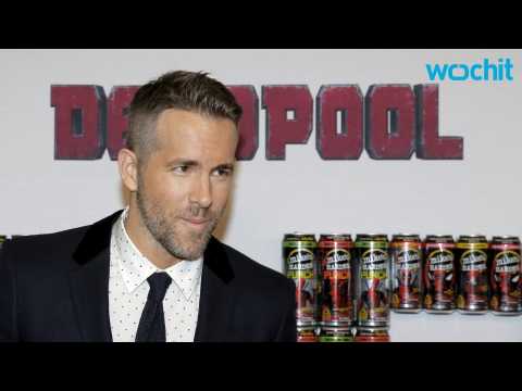 VIDEO : Ryan Reynolds & 'Deadpool' Writers Talk Taking Aim at Superhero Movies