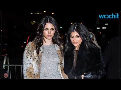 VIDEO : Kendall and Kylie Jenner Blend Their Styles in New Spring Collection