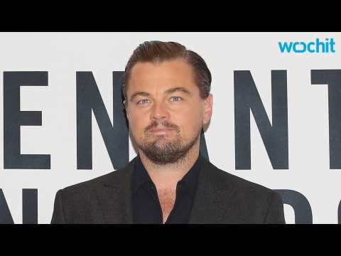 VIDEO : Leonardo DiCaprio Meets the Pope and Gives Him a Check for His Charitable Works