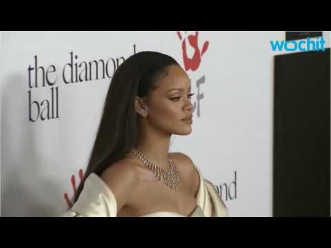 VIDEO : Is Rihanna's ANTI Really Platinum?