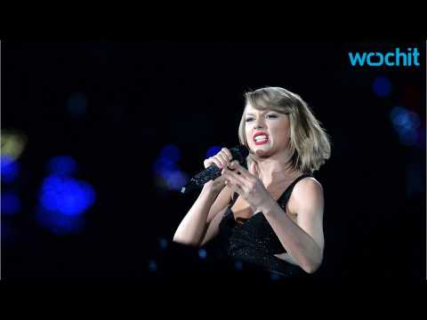 VIDEO : What Has Taylor Swift Been Doing Since Her Tour Ended?