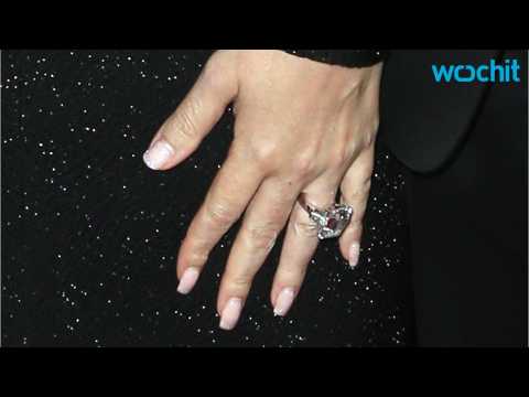 VIDEO : Mariah Carey: My 35-carat Engagement Ring is 'so Heavy, I Can't Lift My Arm'