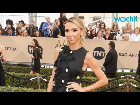 VIDEO : Giuliana Rancic's Red Carpet Look for SAG Awards 2016