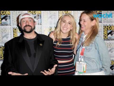 VIDEO : Kevin Smith Gives Daughter Greatest Comic Geek Gift Ever