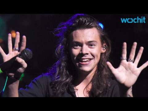 VIDEO : One Direction's Harry Styles Turns 22 Today!