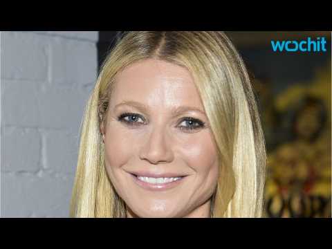 VIDEO : Gwyneth Paltrow and Chris Martin Still Have Sleepovers