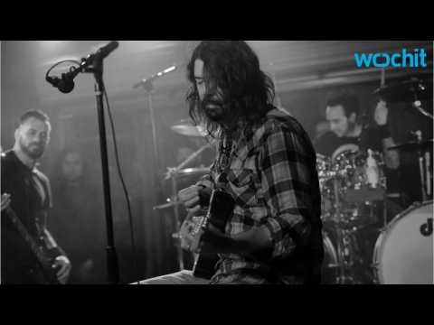 VIDEO : Rocker Dave Grohl Talks About Kurt Cobain's Death
