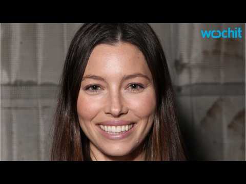 VIDEO : Jessica Biel Shares Her Morning Routine With Son Silas