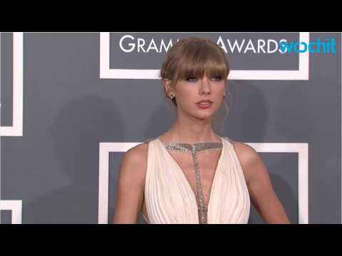 VIDEO : Taylor Swift Follows In Kim Kardashian Footsteps With Her Own Mobile Game
