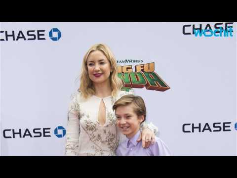 VIDEO : Kate Hudson's Sons Just Walked Their First Red Carpet!