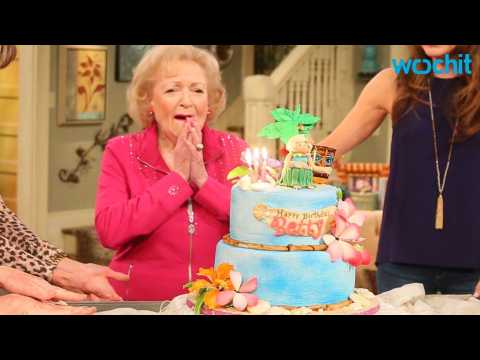 VIDEO : Betty White Celebrates 94th Birthday and Steals the Show