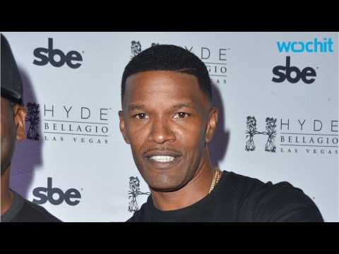 VIDEO : Actor Jamie Foxx Rescues Man Stuck in Burning Truck