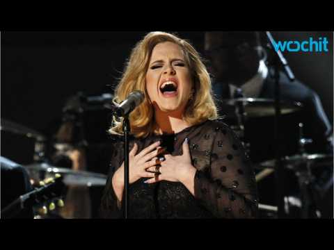 VIDEO : Grammys Welcome Adele Back To The Stage