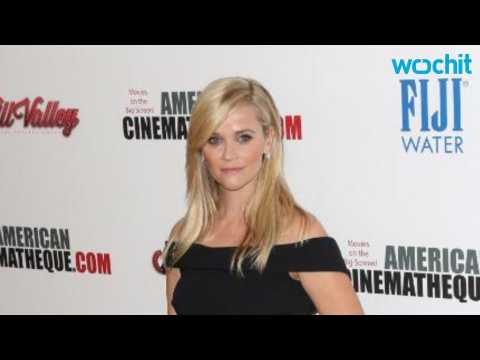 VIDEO : Reese Witherspoon Finds Her Kitten Doppelgnger