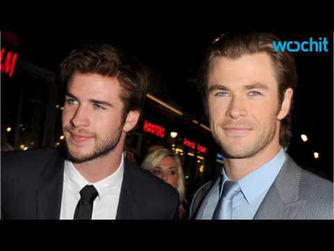 VIDEO : Chris Hemsworth Talks About His Young Brother Wedding Rumor