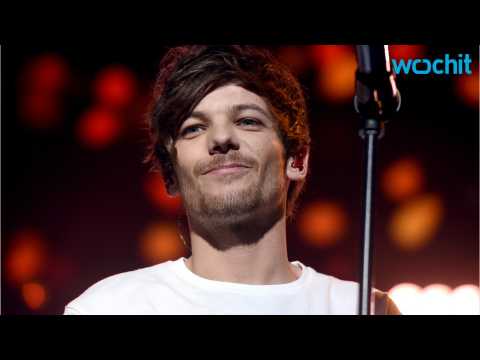 VIDEO : Louis Tomlinson Baby?s First Outing