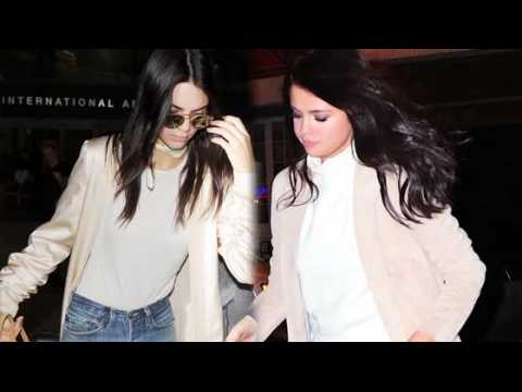 VIDEO : Kendall Jenner et Selena Gomez ont des looks identiques
