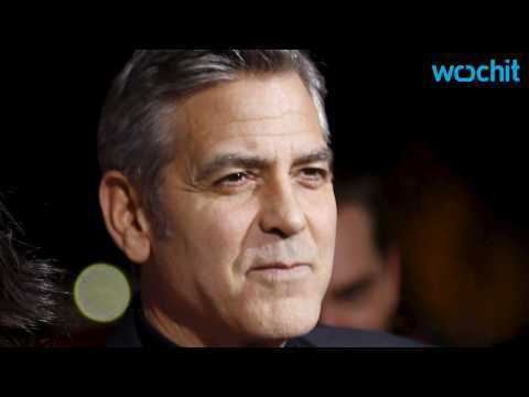 VIDEO : George Clooney and Rihanna Play 