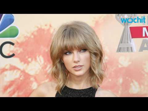 VIDEO : Taylor Swift to Develop Mobile Game