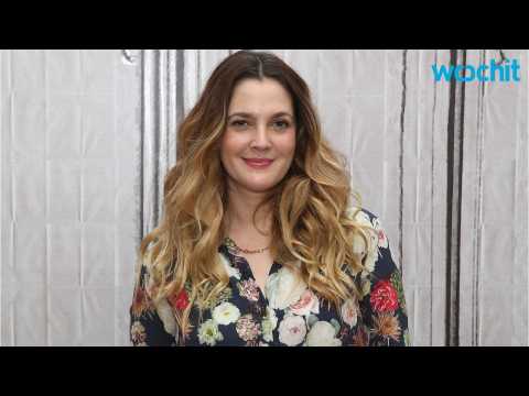 VIDEO : Why Doesn't Drew Barrymore Think She's Hot?
