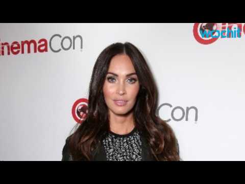 VIDEO : Megan Fox Posts Funny Picture On Baby Daddy Rumors
