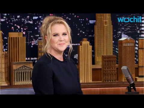 VIDEO : Amy Schumer Addresses Glamour's 