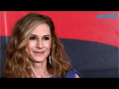 VIDEO : Ray Romano and Holly Hunter to Star in a New Romantic Comedy Produced by Judd Apatow