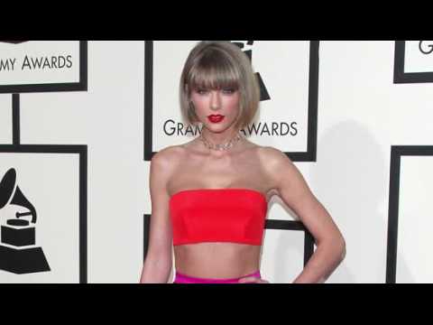 VIDEO : Taylor Swift Talks Past Relationships, Tabloids, and Her New Love!