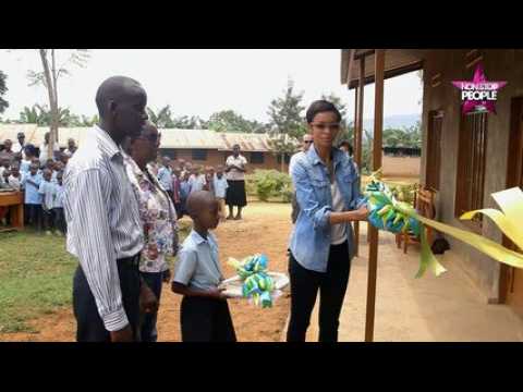 VIDEO : Sonia Rolland : avec Masha Africa  l?artiste donne tout pour le Rwanda (exclu vido)