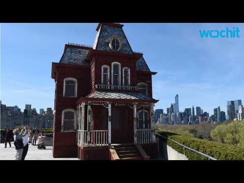 VIDEO : Psycho House Lands On Roof Of The Met Museum